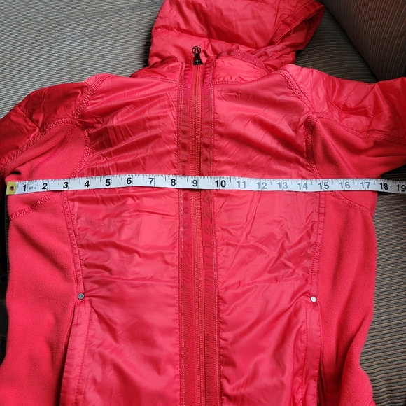 Lululemon Run Bundle Up Red Jacket - Picture 16 of 16